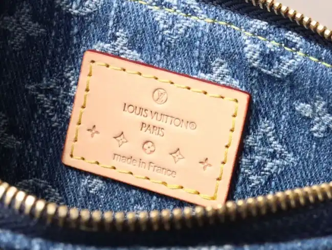 LV Wallets 4178F-0059