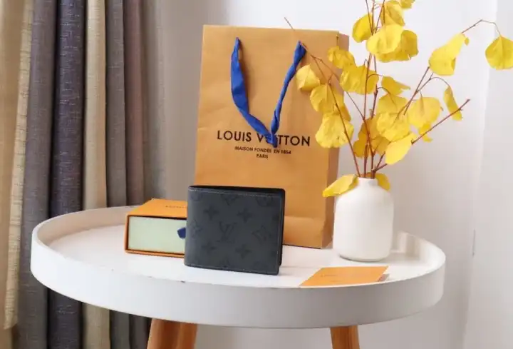 LV Wallets 4178F-0062