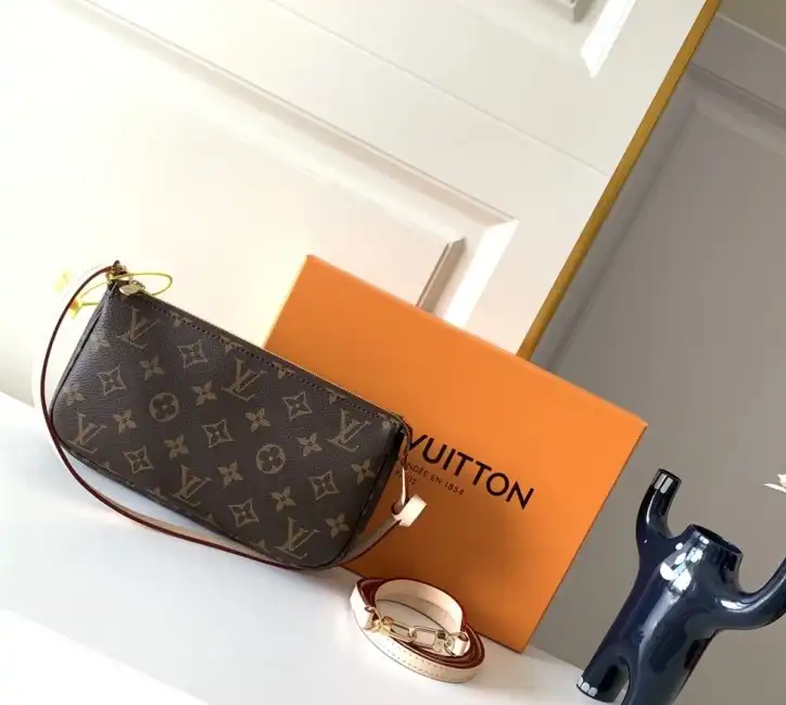 LV Clutch Bags 4178F-0069