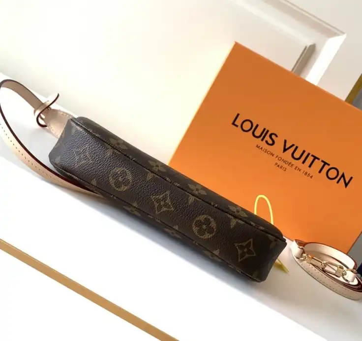 LV Clutch Bags 4178F-0069