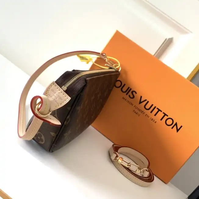 LV Clutch Bags 4178F-0069