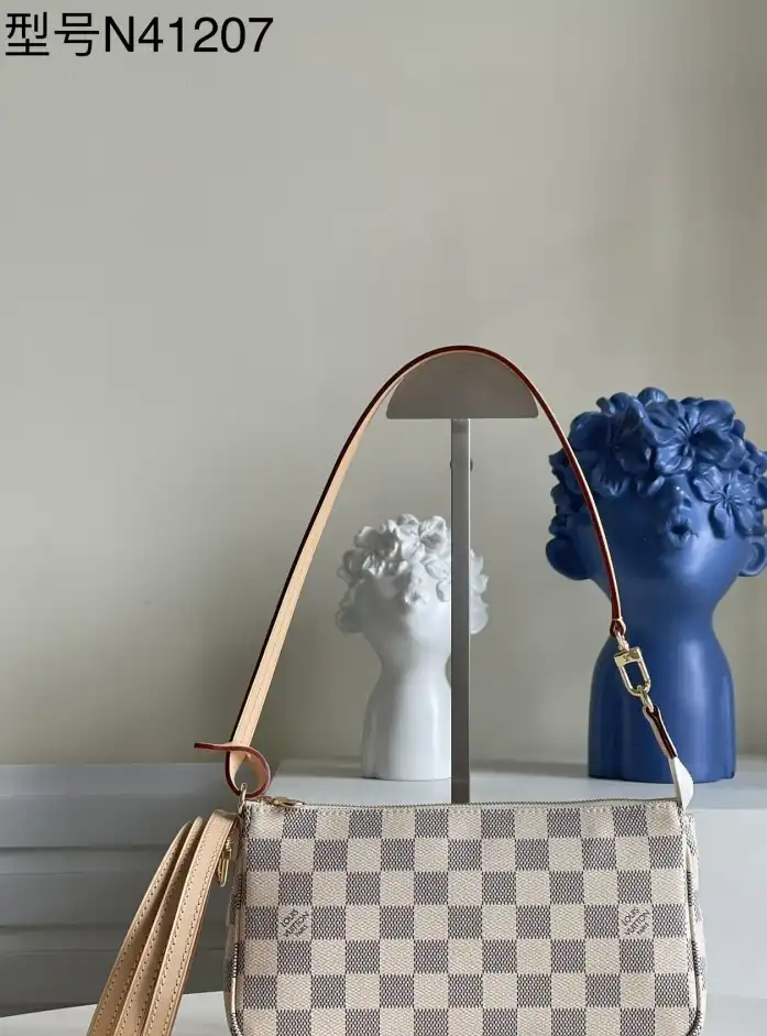 LV Clutch Bags 4178F-0071