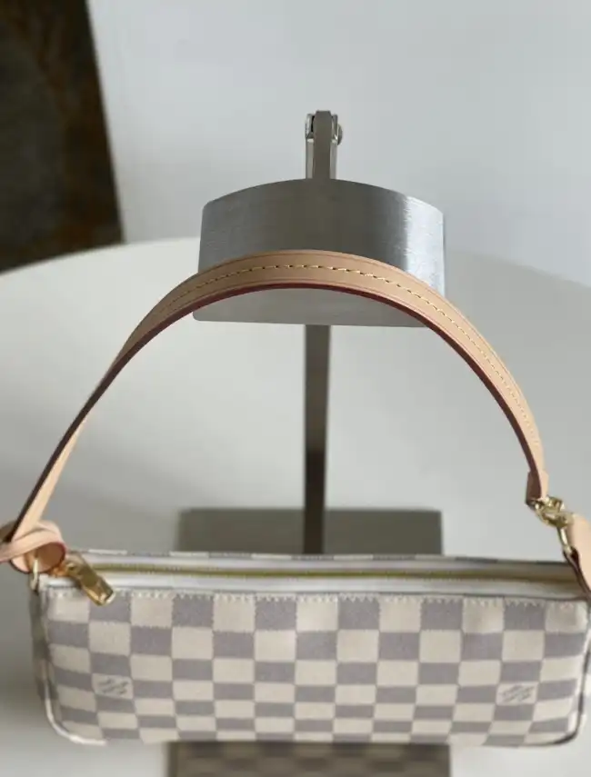 LV Clutch Bags 4178F-0071