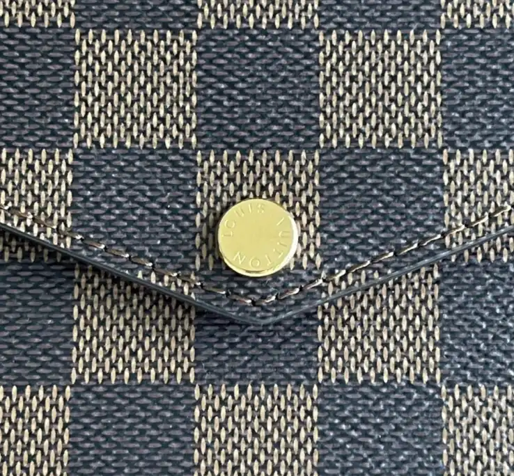 LV Wallets 4178F-0073