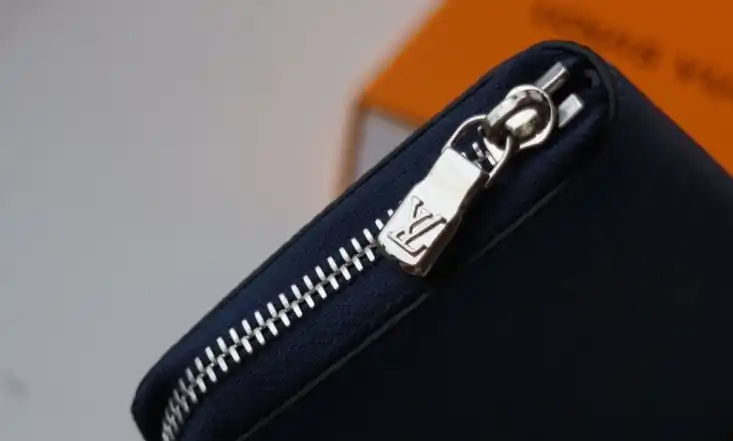 LV Wallets 4178F-0079