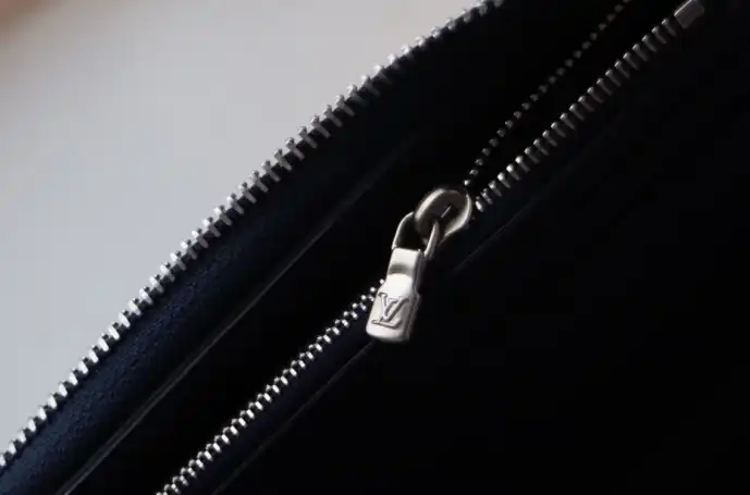 LV Wallets 4178F-0079