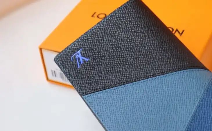 LV Wallets 4178F-0081