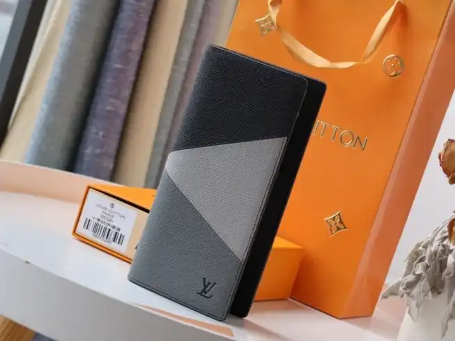 LV Wallets 4178F-0082