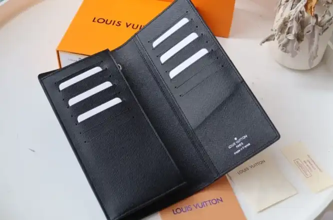 LV Wallets 4178F-0082