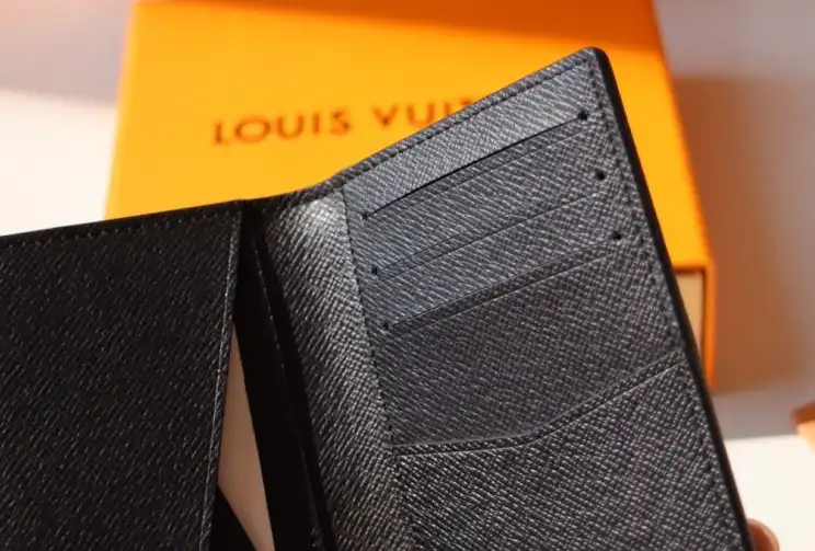 LV Wallets 4178F-0083