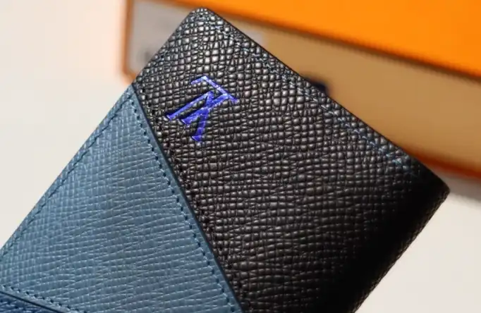 LV Wallets 4178F-0084
