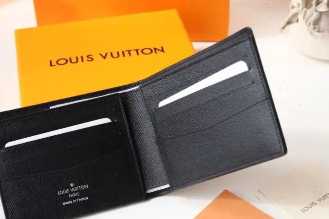 LV Wallets 4178F-0086