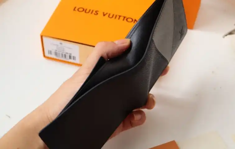 LV Wallets 4178F-0086