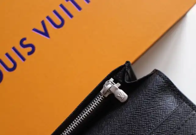 LV Wallets 4178F-0087