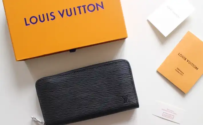LV Wallets 4178F-0089