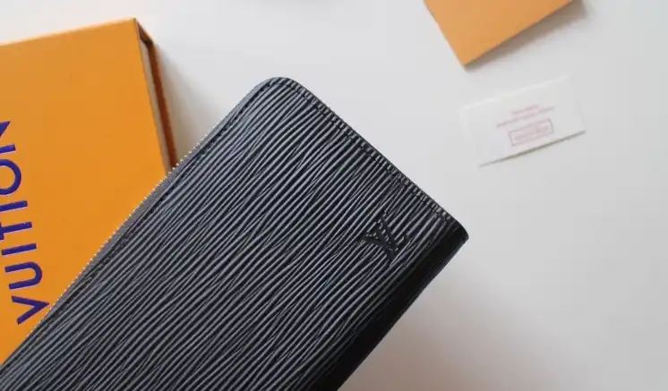 LV Wallets 4178F-0089