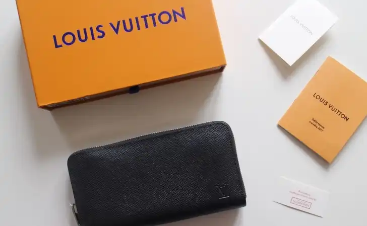 LV Wallets 4178F-0090