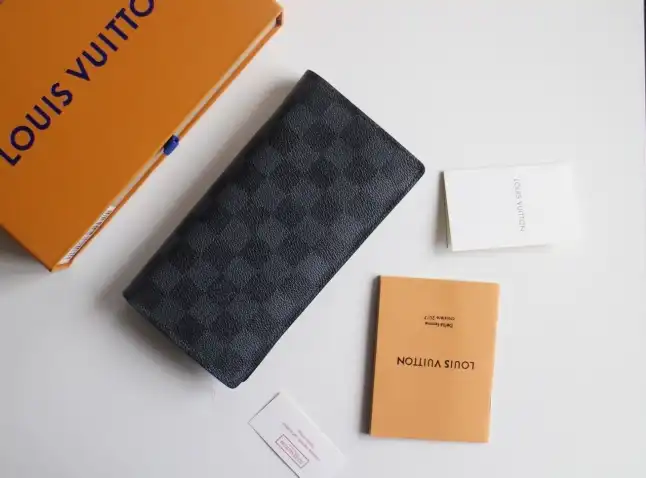 LV Wallets 4178F-0095
