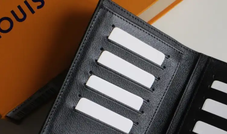 LV Wallets 4178F-0095