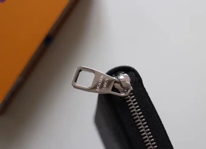 LV Wallets 4178F-0098