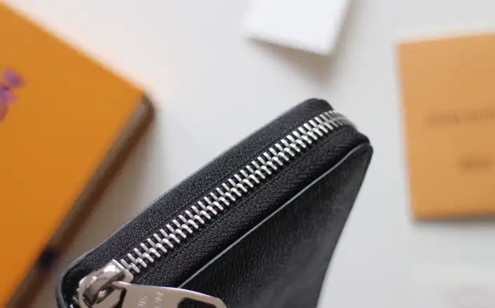 LV Wallets 4178F-0098