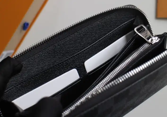 LV Wallets 4178F-0098