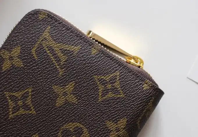 LV Wallets 4178F-0099