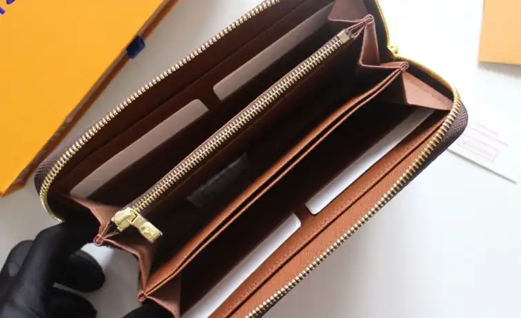 LV Wallets 4178F-0099