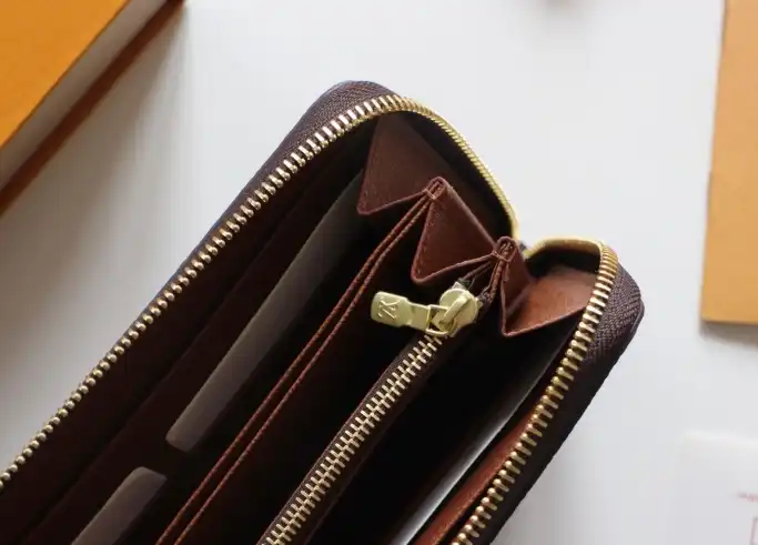 LV Wallets 4178F-0099