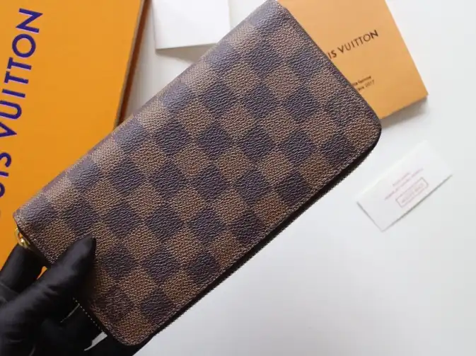 LV Wallets 4178F-0100