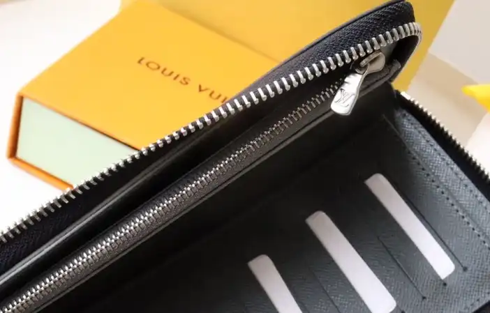 LV Wallets 4178F-0101