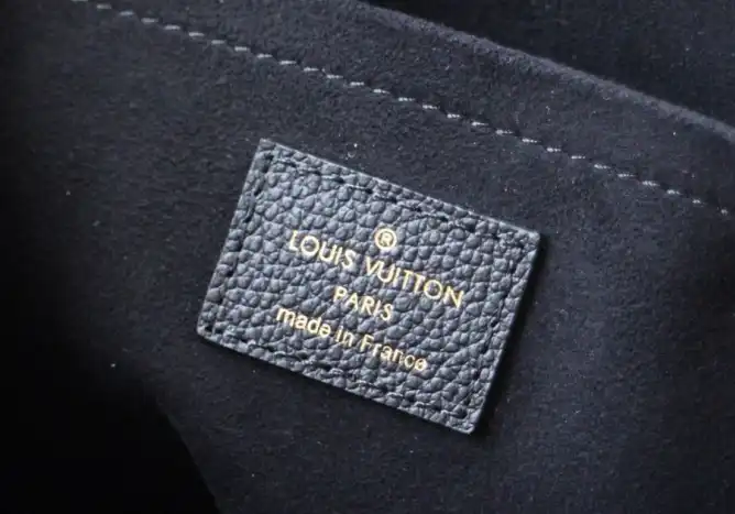 LV Wallets 4178F-0101