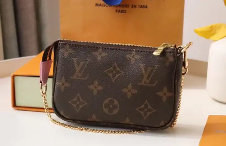 LV Wallets 4178F-0104