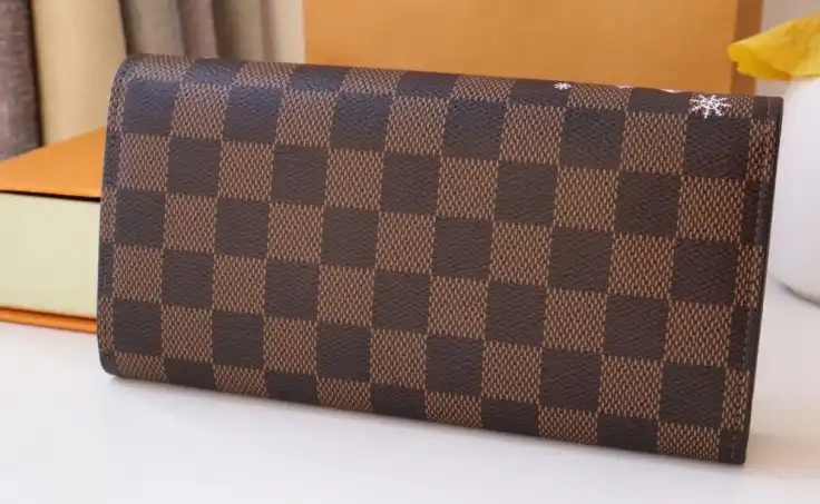 LV Wallets 4178F-0105