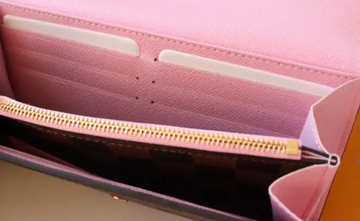 LV Wallets 4178F-0105