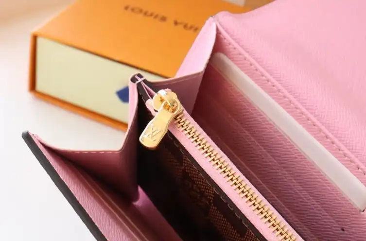 LV Wallets 4178F-0105