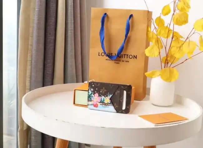 LV Wallets 4178F-0106