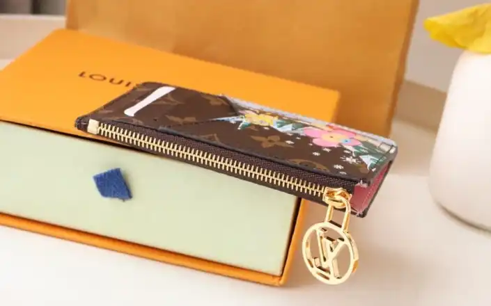 LV Wallets 4178F-0106