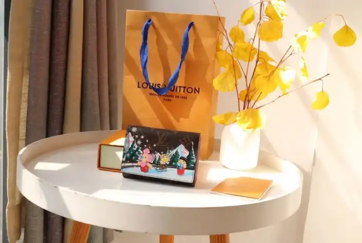 LV Wallets 4178F-0111