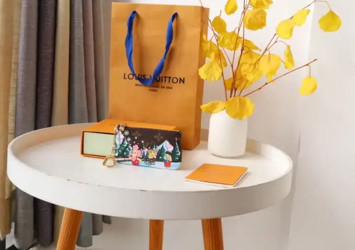 LV Wallets 4178F-0113