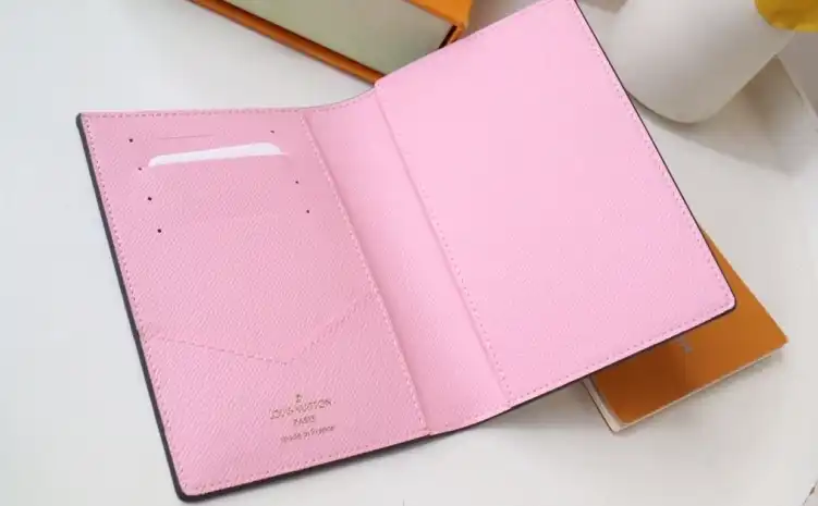 LV Wallets 4178F-0114