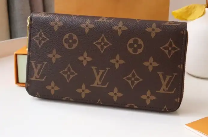 LV Wallets 4178F-0116