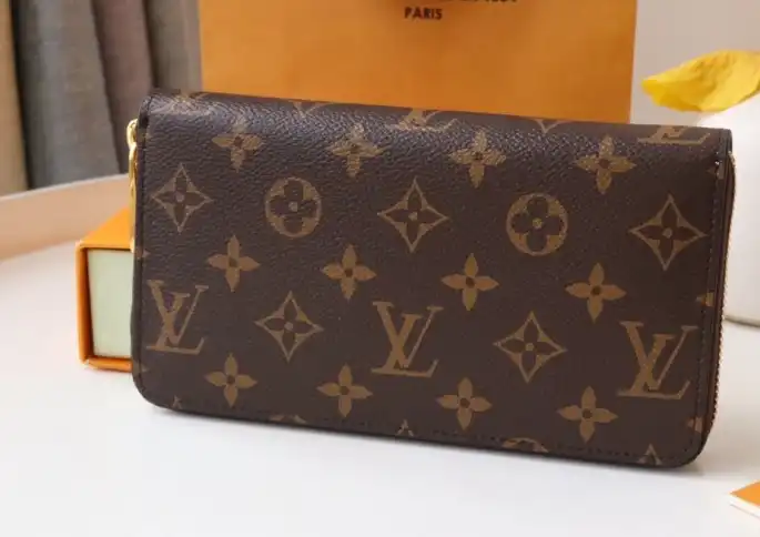 LV Wallets 4178F-0117