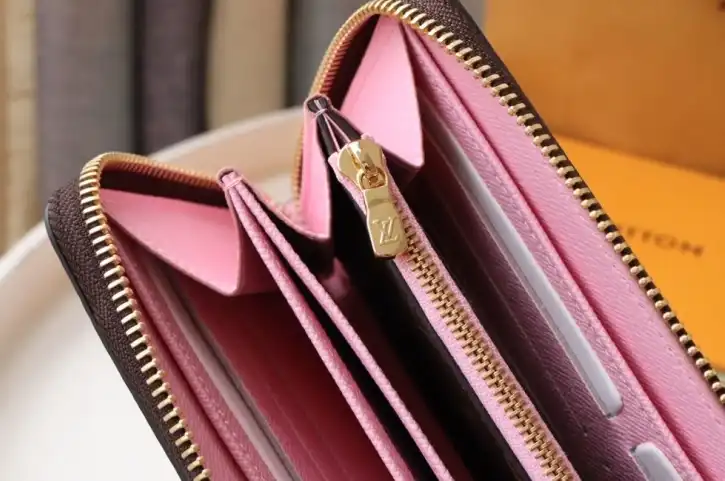 LV Wallets 4178F-0117