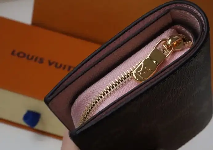 LV Wallets 4178F-0118