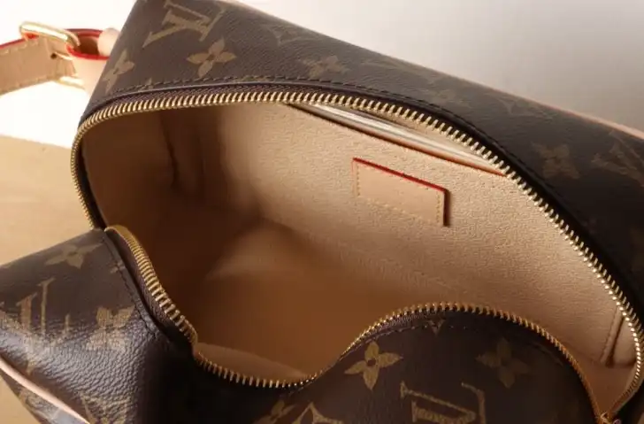 LV Cosmetic Bags 4178F-0121