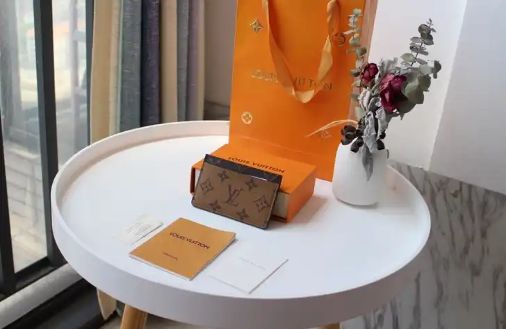 LV Wallets 4178F-0122