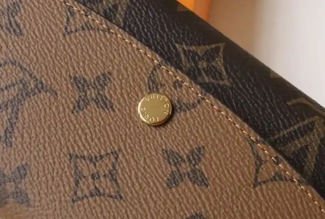 LV Wallets 4178F-0123