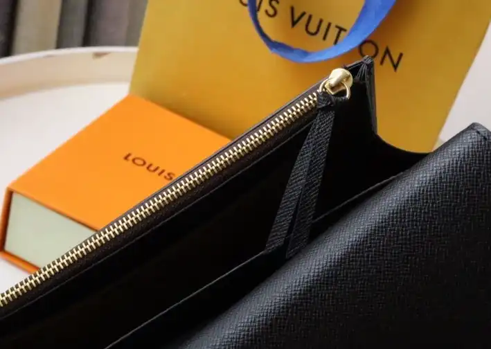 LV Wallets 4178F-0123