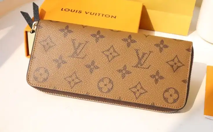 LV Wallets 4178F-0124